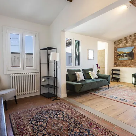 Santa Maria Novella Penthouse By Mmega Apartamento Florença